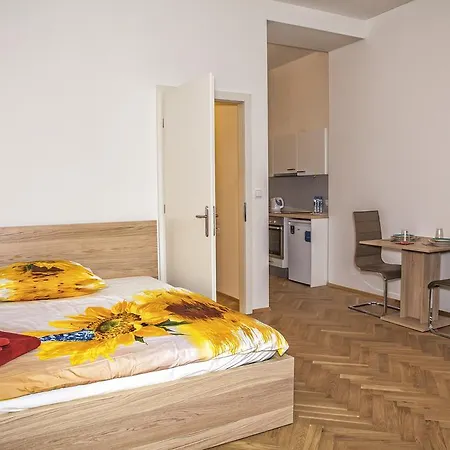 Apartment Beautiful Thamova Prague